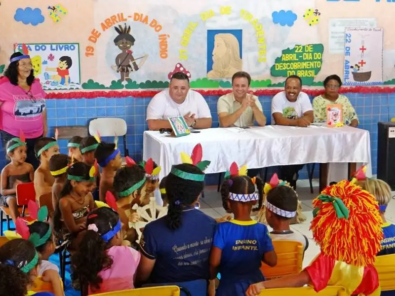 Prefeito Junior Bill e Secretário de educação Fredson Leal