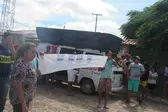 Prefeita Vilma Lima (PT) e o Secretário Municipal de Assistência Social Erinaldo Carvalho, segurando a faixa da linha de chegada dos competidores. (Foto: )