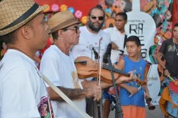 (Emiliano Amorim)