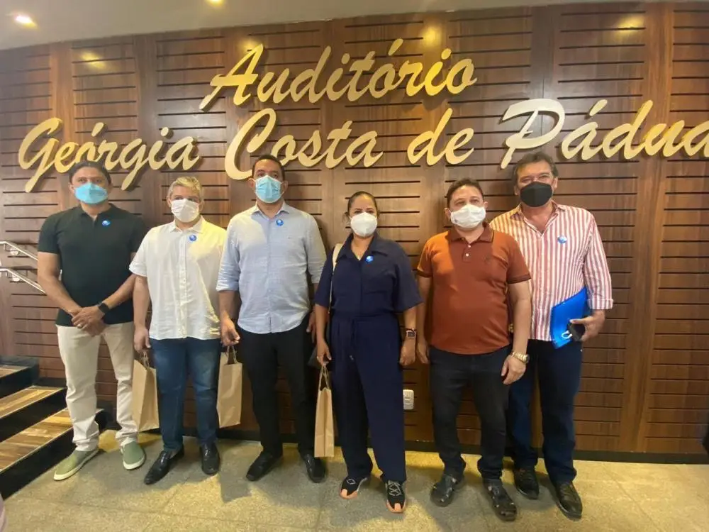 Prefeito Júnior Ribeiro (Água Branca), Prefeito Robertinho (Miguel Leão), Prefeito Ricardo Moura (Demerval Lobão), Prefeita Karyne (Cocal de Telha) e Prefeito Gustavo Medeiros (União) - Foto: R10