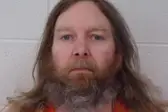 Jeffrey Burnham é acusado de matar o irmão, a cunhada e uma outra idosa. (Foto: O Dia)