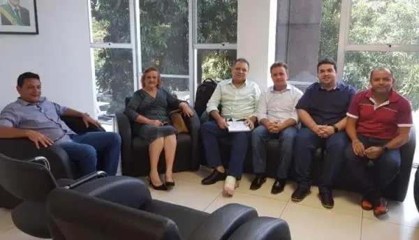 Encontro dos prefeitos do Médio Parnaíba com o secretário de Saúde Flonrentino Neto