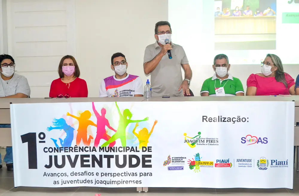 Prefeito Genival Bezerra e secretários municipais, conselheiro e coordenadores