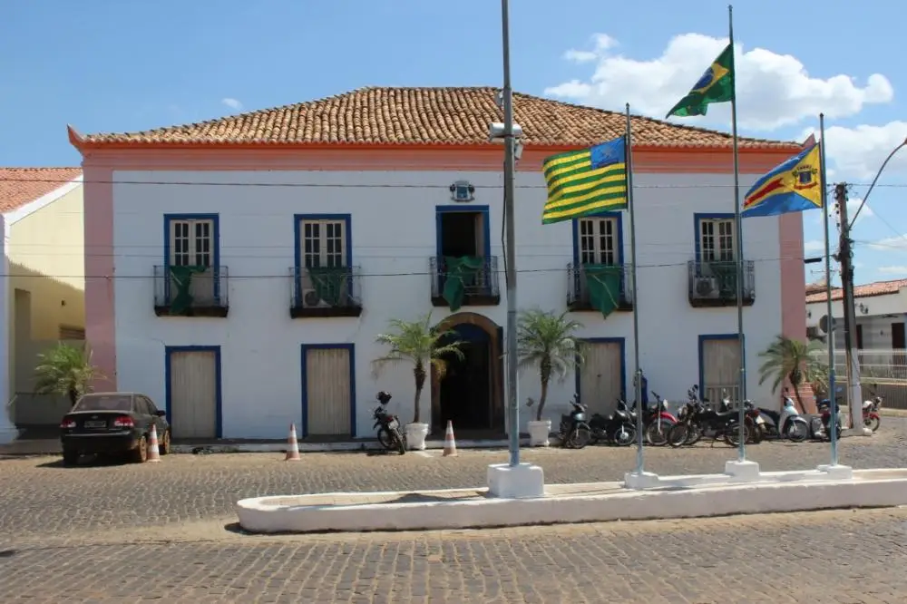 R10