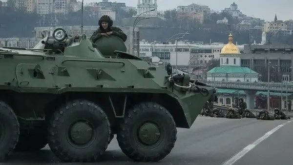 Exército ucraniano tem resistido a invasão russa — Foto: Reuters via BBC