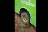 ônibus atolado em Nazára  (Foto: )