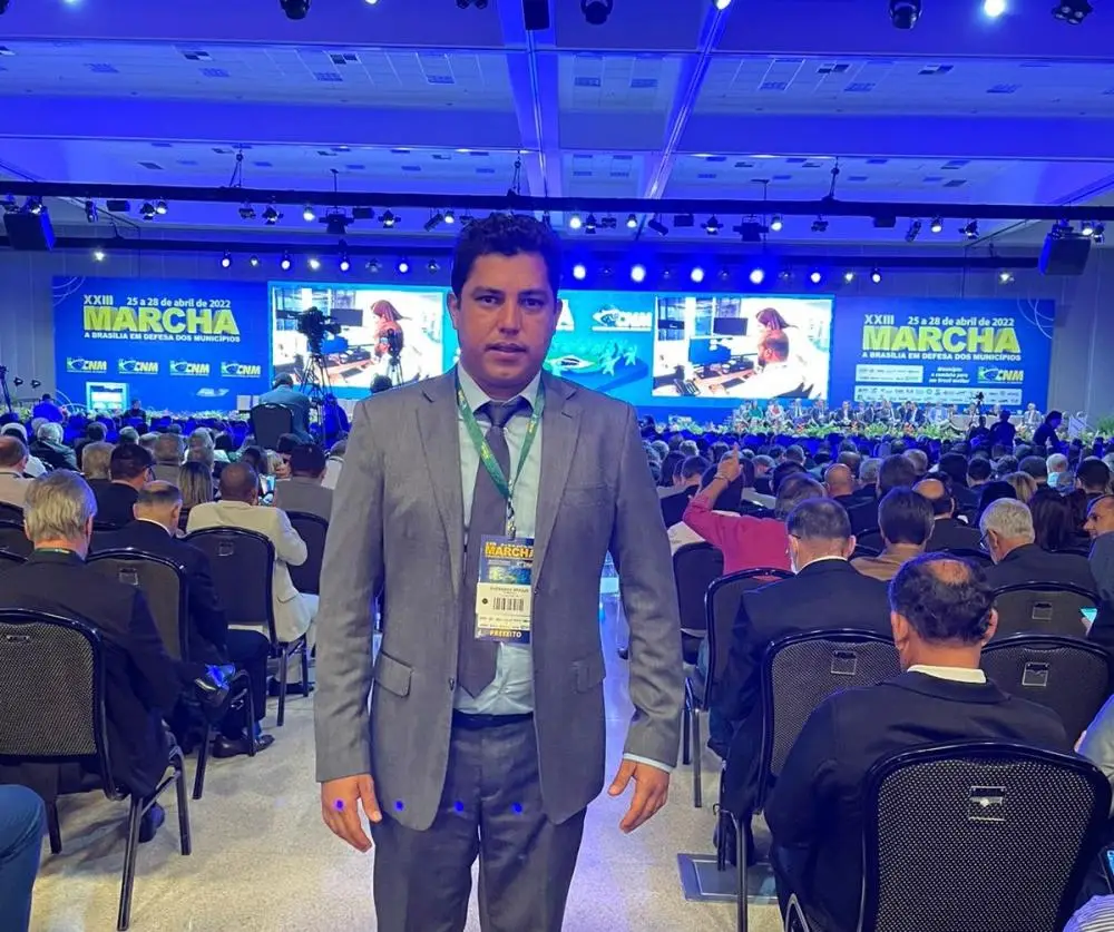 Prefeito de Curralinhos - Eveardo Araujo