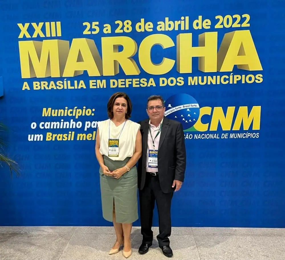 Prefeito Genival Bezerra (PT) acompanhado da Primeira-Dama Lêda Maria