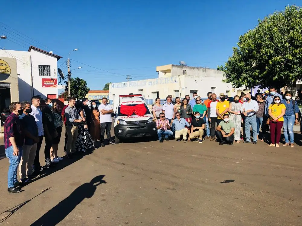 Entrega da ambulância em Dom Expedito Lopes