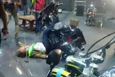 Vídeo encena morte de Jair Bolsonaro  (Foto: )