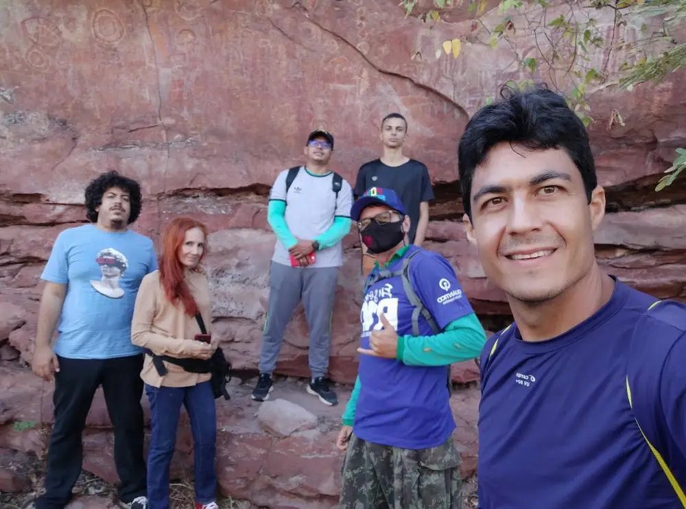 Equipe de Desbravadores no Paredão do Maribondo Amarelo